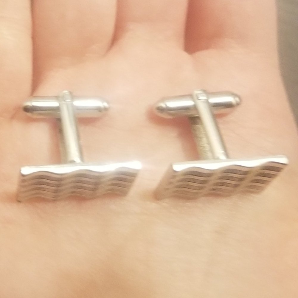 Sophisticated yet blingy vtg silvertone Shields mens cuff links - Picture 3 of 6